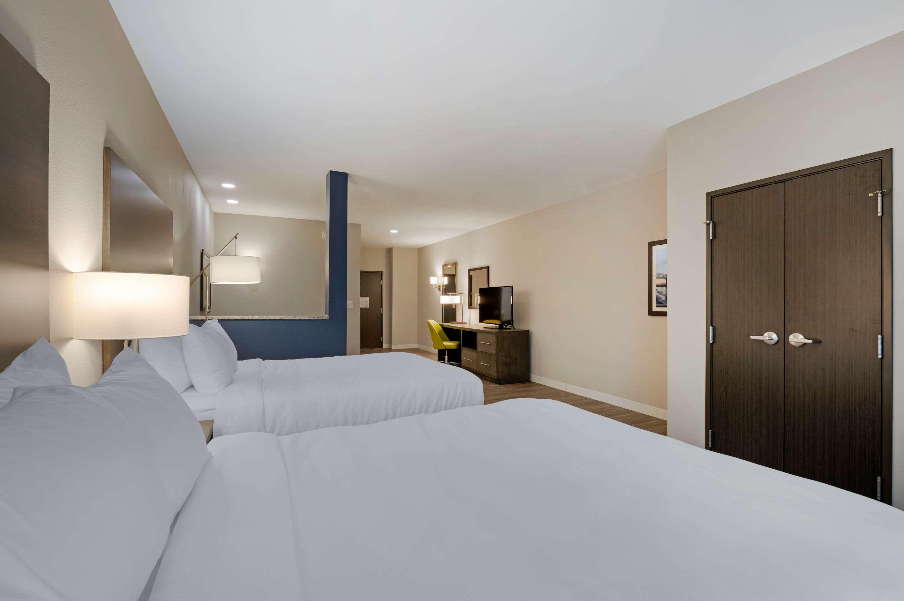 Comfort Suites Cincinnati University - Downtown Εξωτερικό φωτογραφία