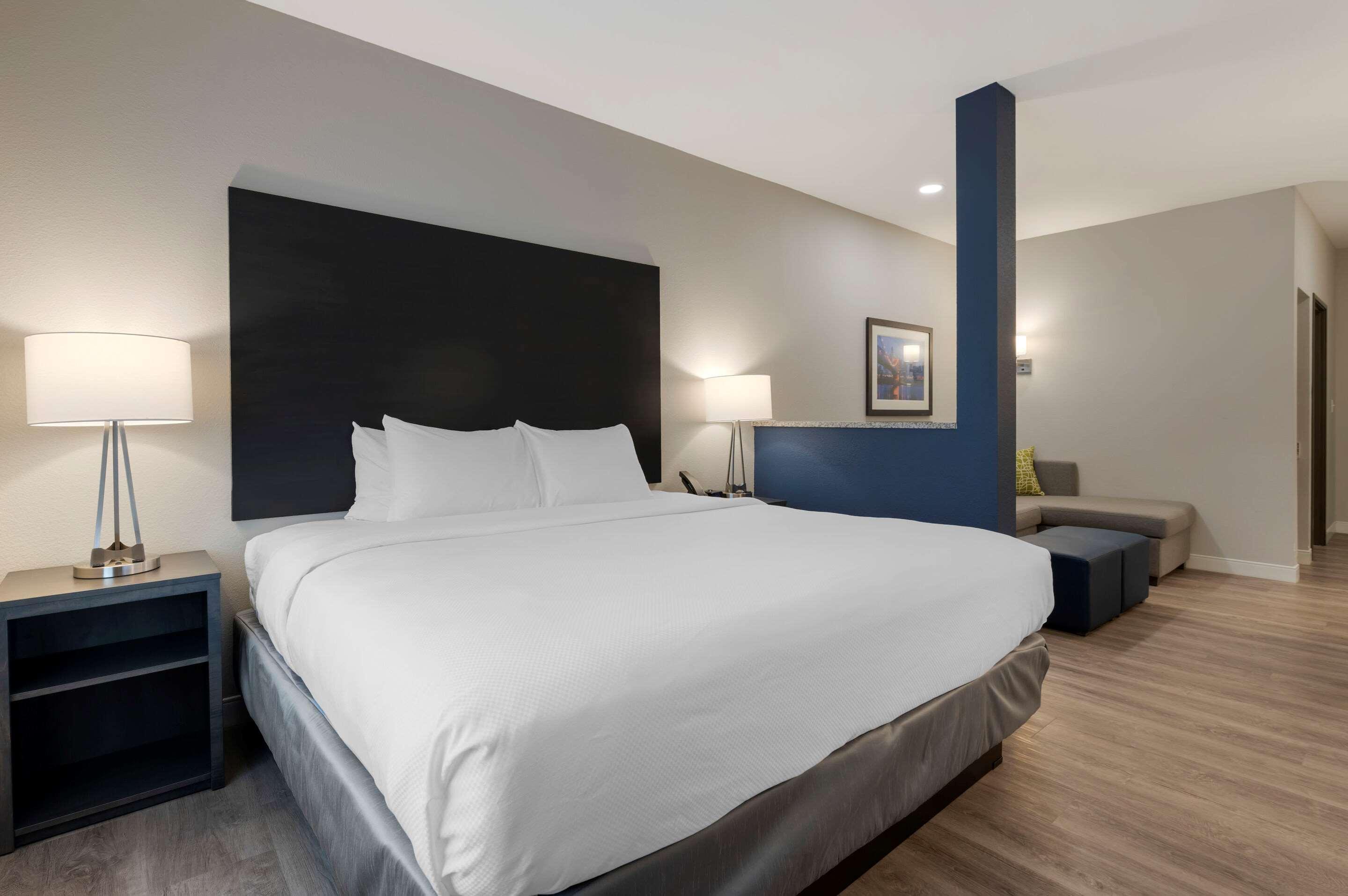Comfort Suites Cincinnati University - Downtown Εξωτερικό φωτογραφία